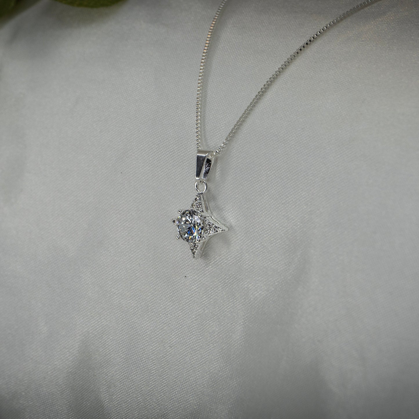 Collar destello circón