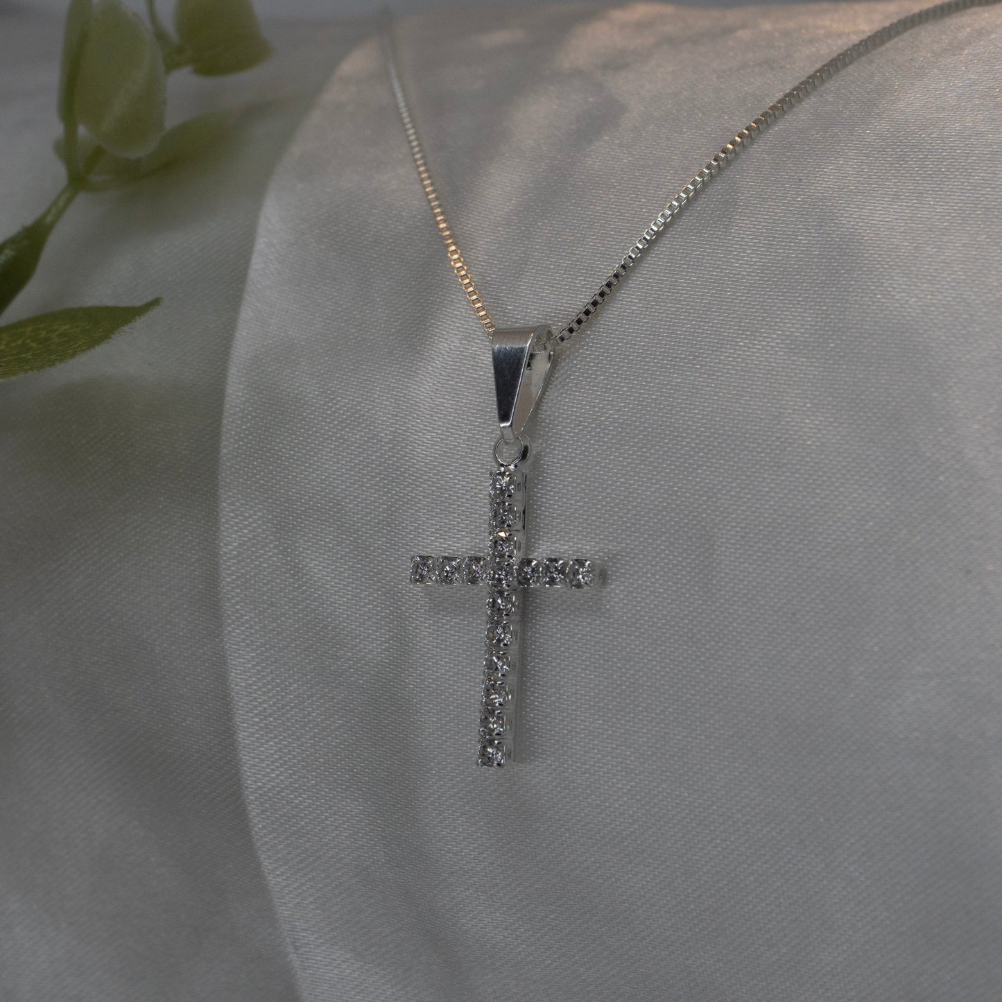 Collar cruz circones